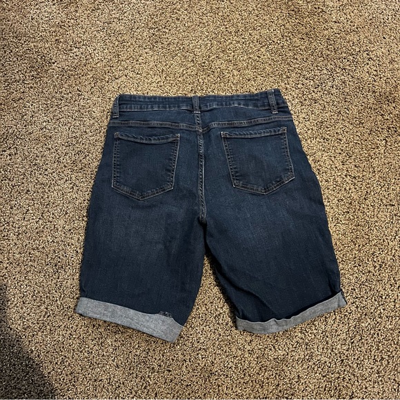 Denim shorts - Picture 2 of 3